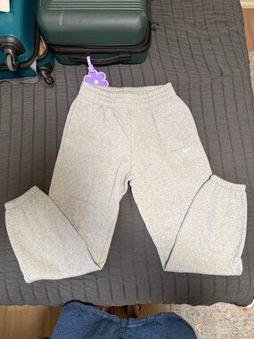 Nike Women's Sportswear Club Fleece Jogger - Grey - Like New